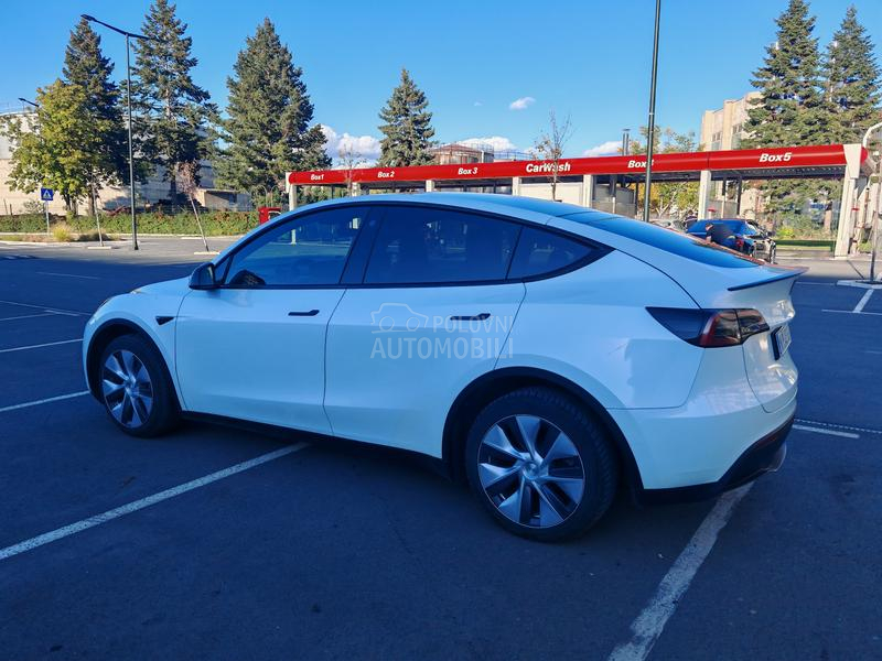 Tesla Model Y LongRangeDualmotor