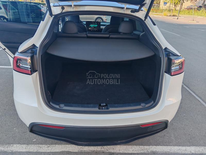Tesla Model Y LongRangeDualmotor