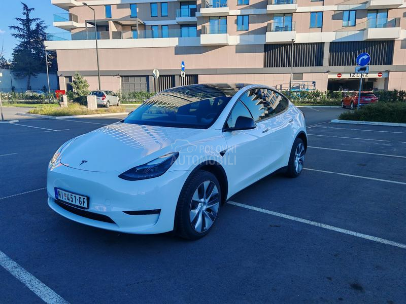 Tesla Model Y LongRangeDualmotor