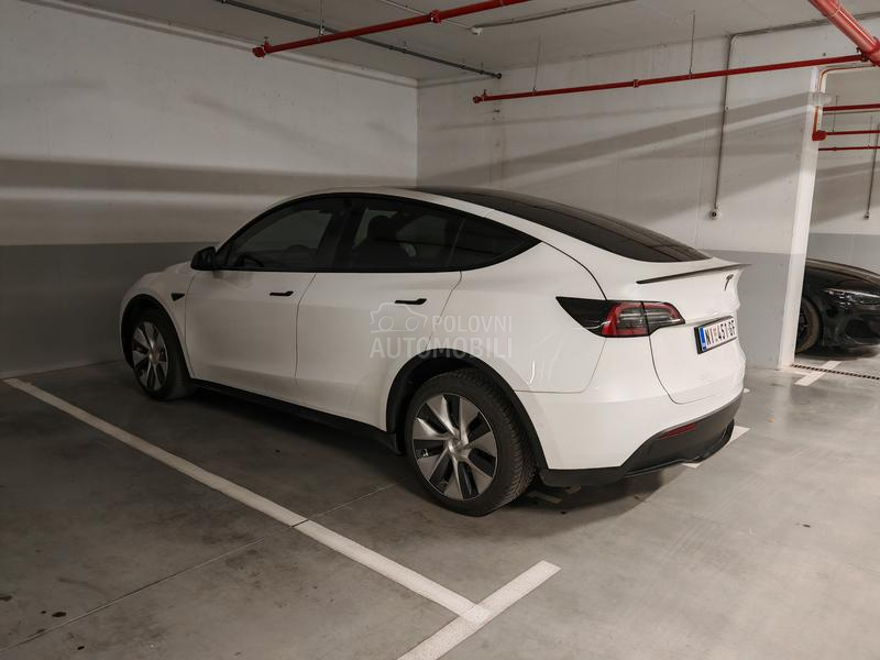 Tesla Model Y LongRangeDualmotor