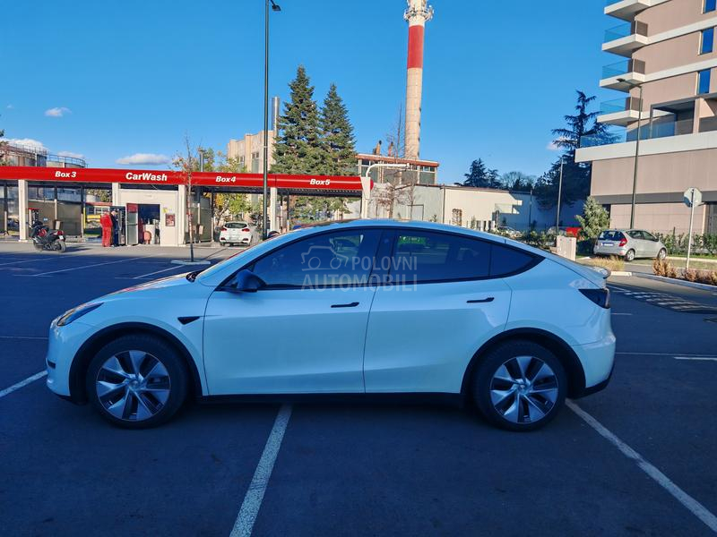 Tesla Model Y LongRangeDualmotor