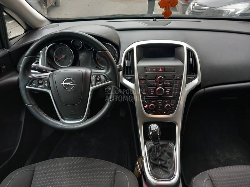 Opel Astra J - RESTAJLING MODEL