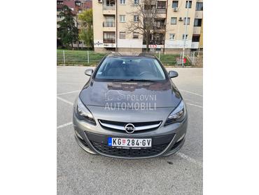 Opel Astra J 1.4 TURBO ENJOY