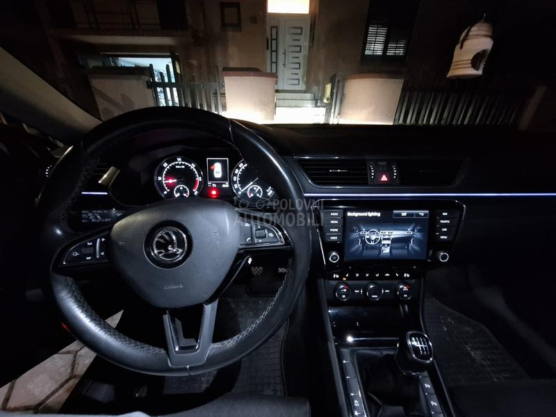 Škoda Superb 