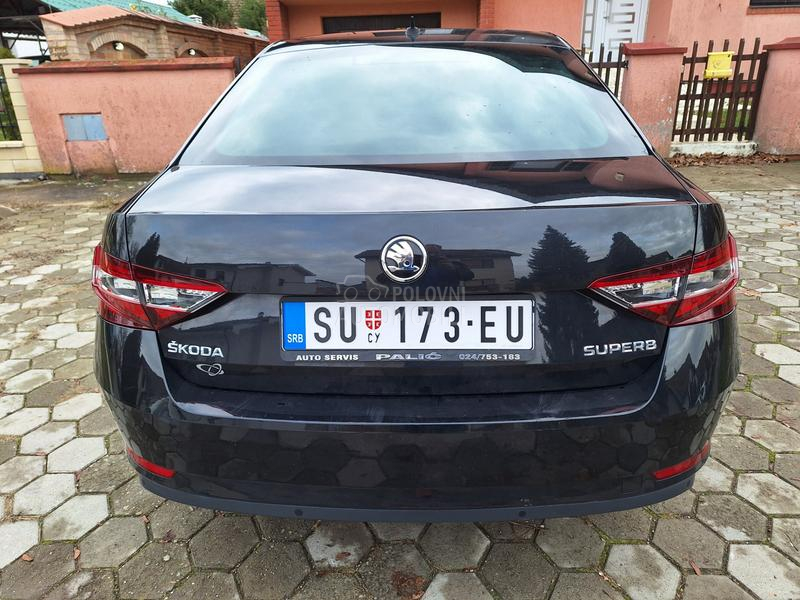 Škoda Superb 