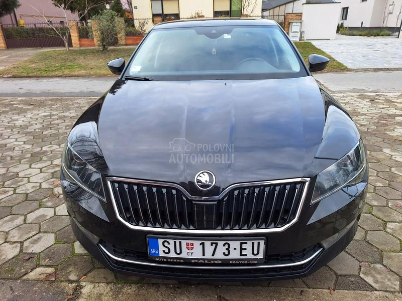 Škoda Superb 
