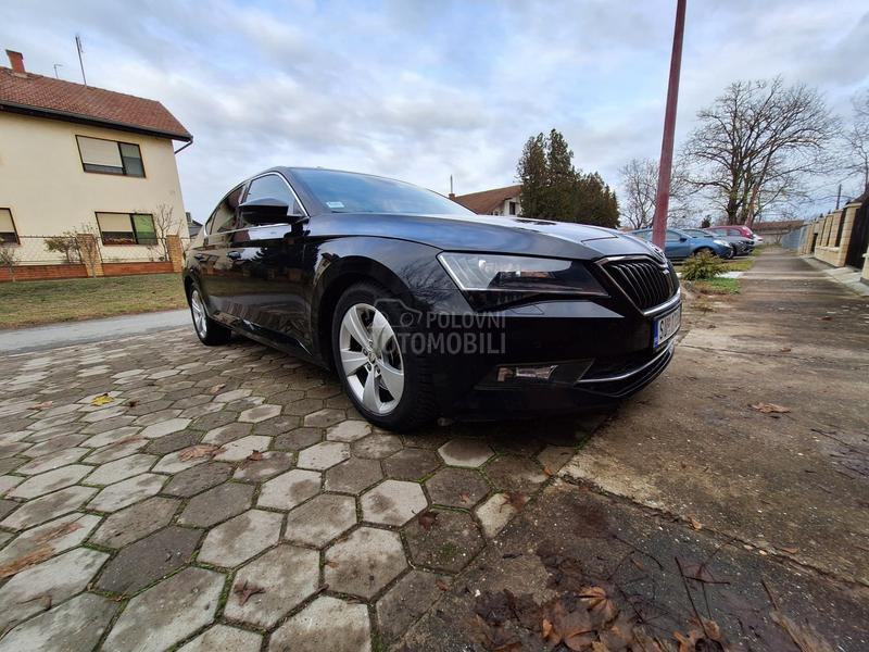 Škoda Superb 