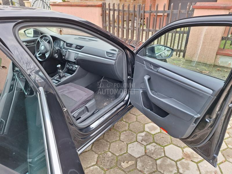 Škoda Superb 