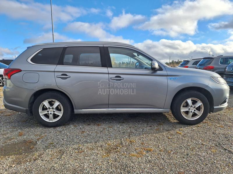 Mitsubishi Outlander 2,0 PHEV 4x4