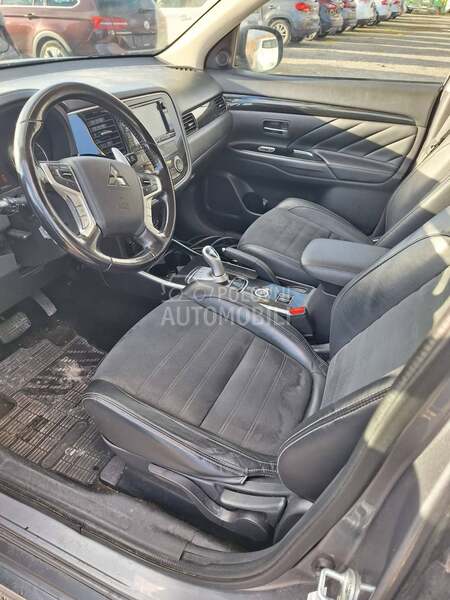 Mitsubishi Outlander 2,0 PHEV 4x4