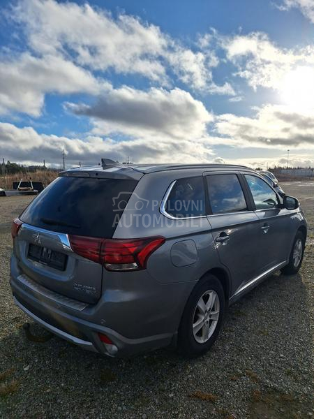 Mitsubishi Outlander 2,0 PHEV 4x4