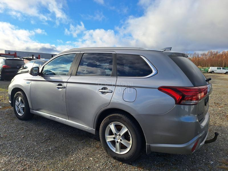 Mitsubishi Outlander 2,0 PHEV 4x4