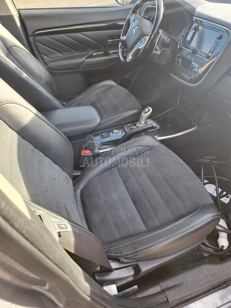 Mitsubishi Outlander 2,0 PHEV 4x4