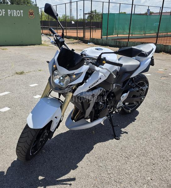 Suzuki GSR  P.E.R.F.E.K.T.A.N