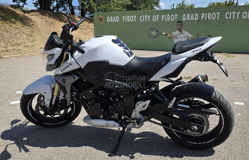 Suzuki GSR  P.E.R.F.E.K.T.A.N