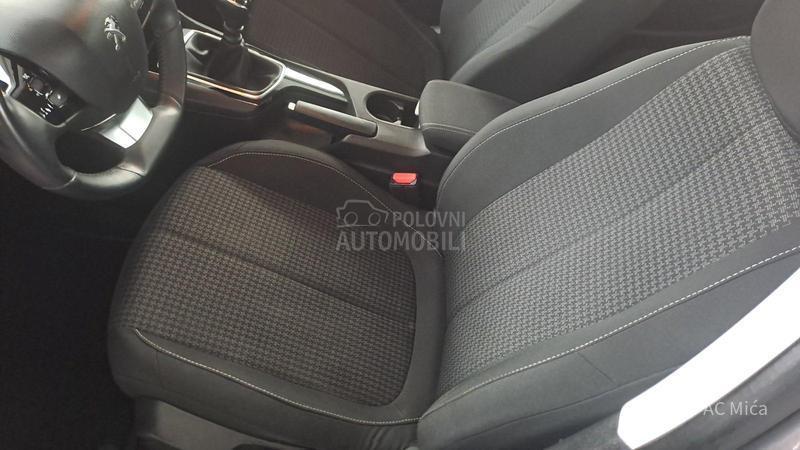 Peugeot 308 1.2 PURE NAV ALU LED