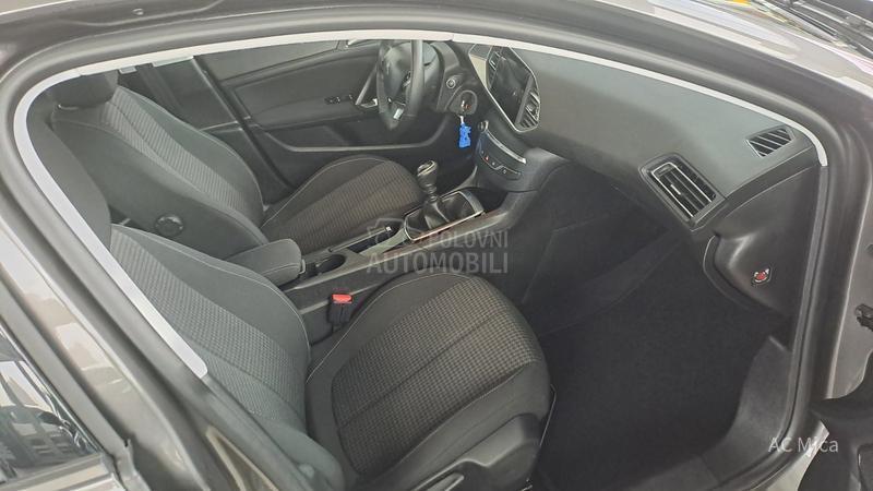 Peugeot 308 1.2 PURE NAV ALU LED