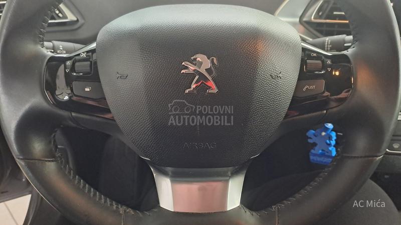 Peugeot 308 1.2 PURE NAV ALU LED