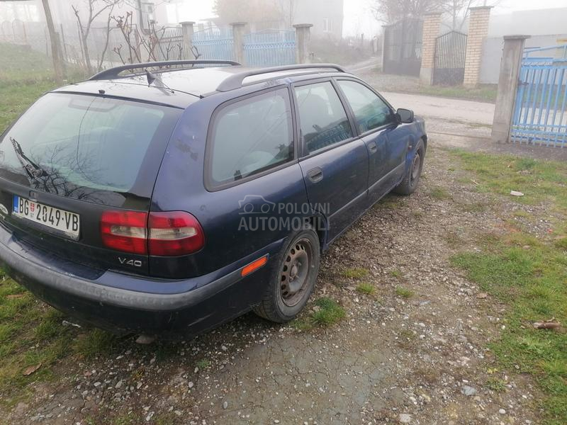 Volvo V40 