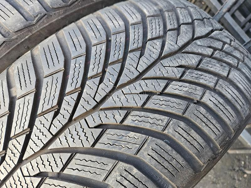 Continental 225/50 R17 Sve sezone