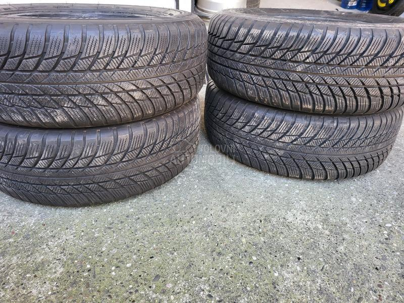 Bridgestone 205/65 R16 Zimska