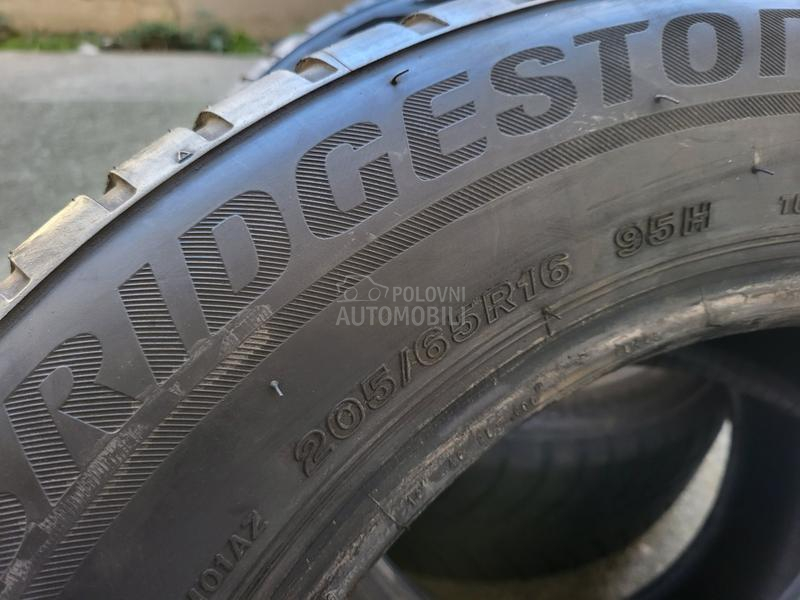 Bridgestone 205/65 R16 Zimska