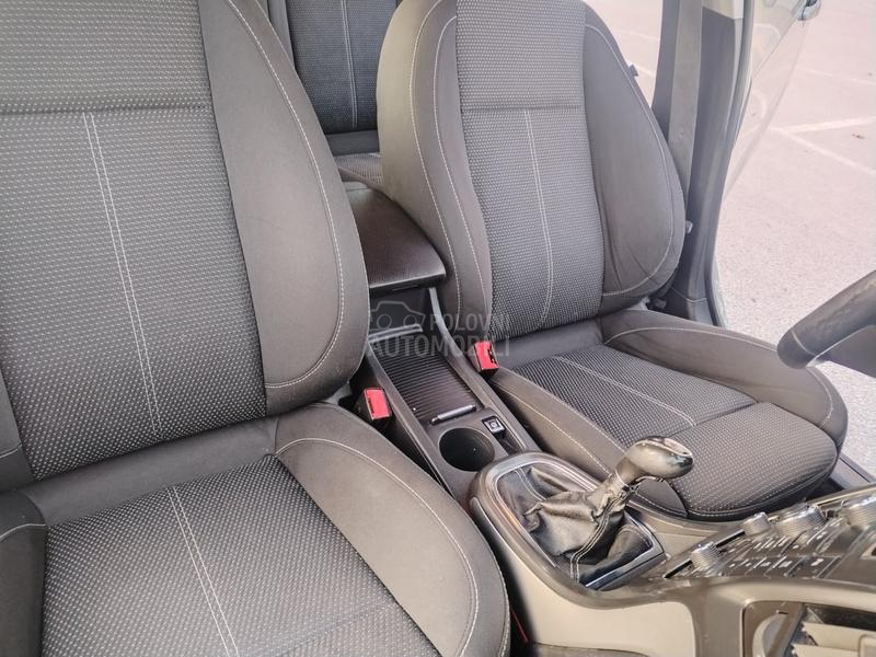 Opel Astra J 1.6 TURBO