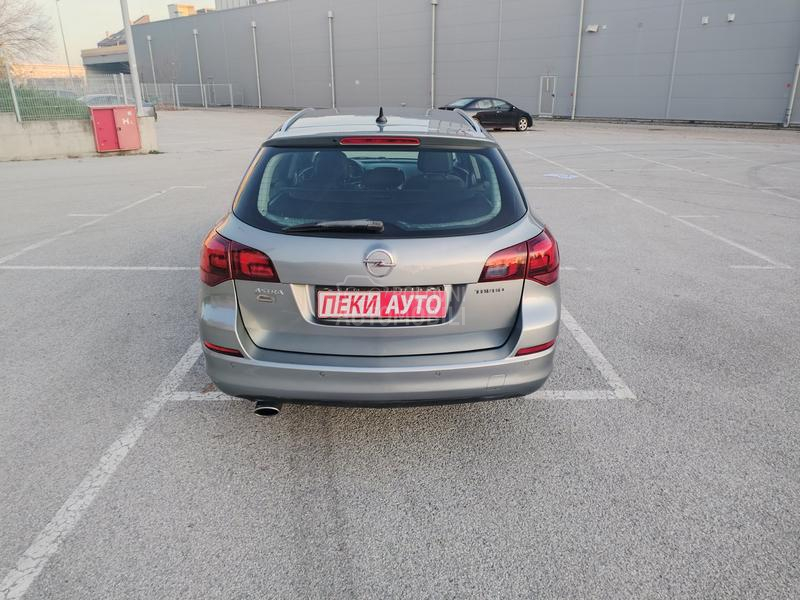 Opel Astra J 1.6 TURBO