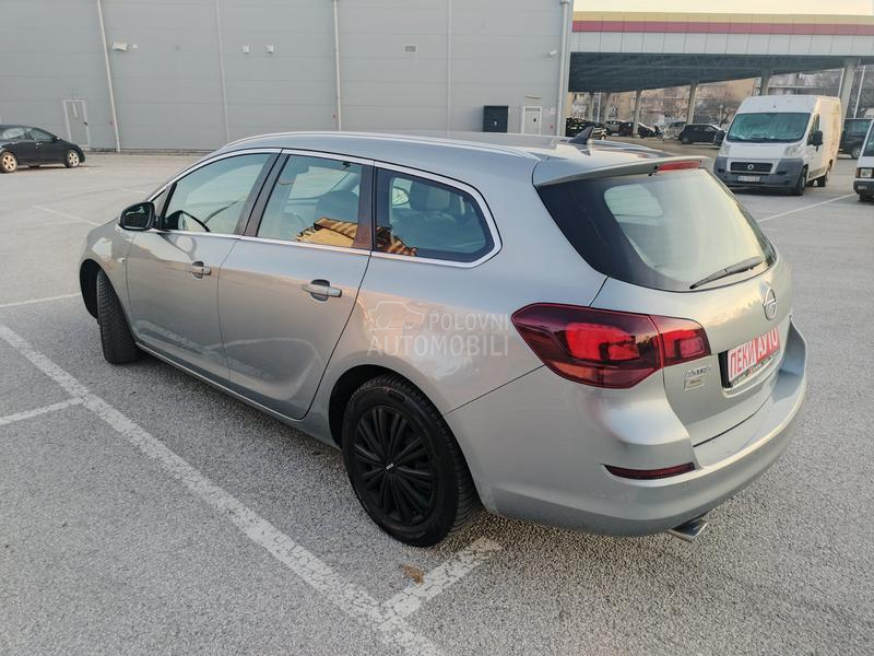 Opel Astra J 1.6 TURBO