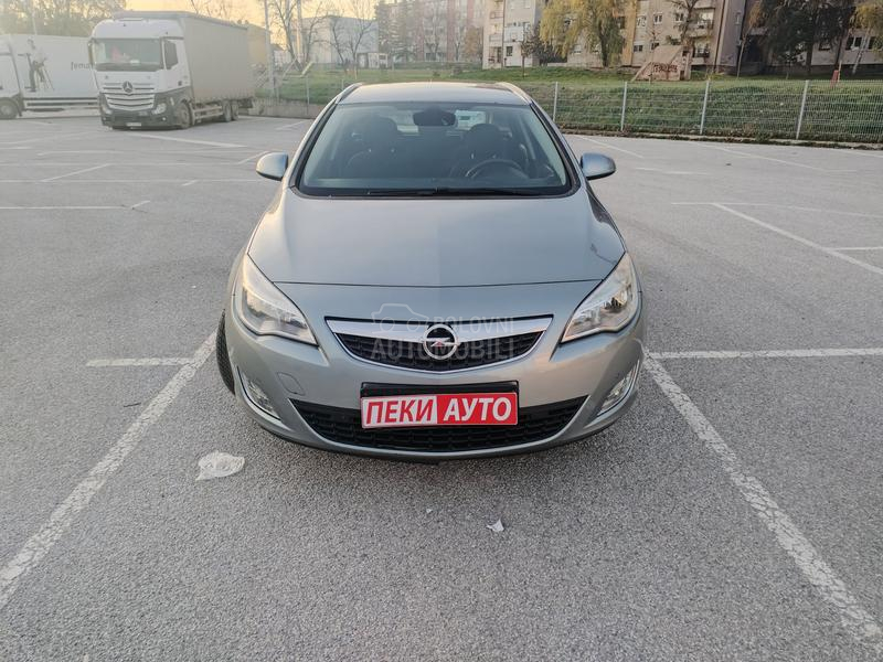 Opel Astra J 1.6 TURBO