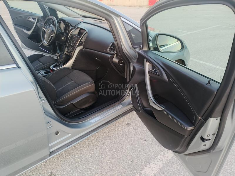 Opel Astra J 1.6 TURBO