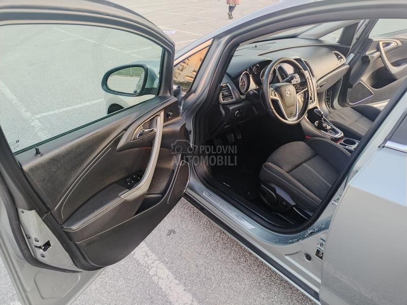 Opel Astra J 1.6 TURBO