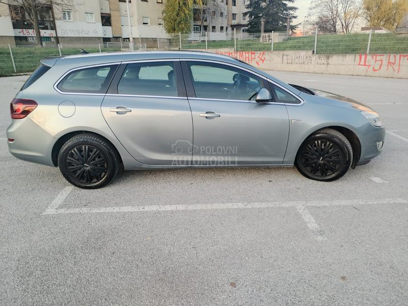 Opel Astra J 1.6 TURBO