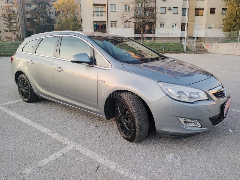 Opel Astra J 1.6 TURBO