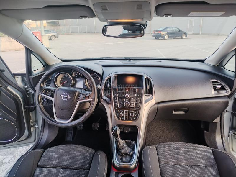 Opel Astra J 1.6 TURBO