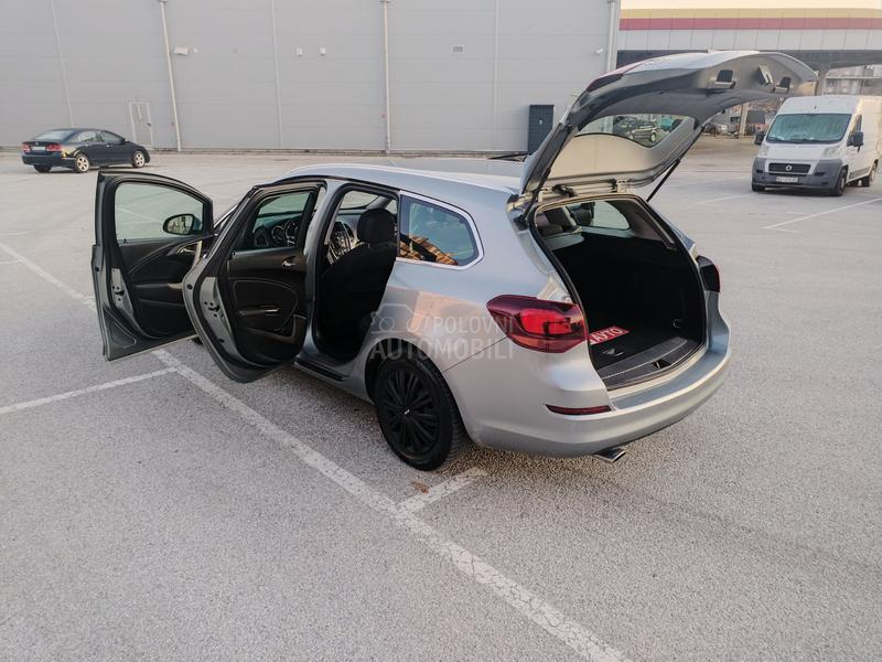 Opel Astra J 1.6 TURBO