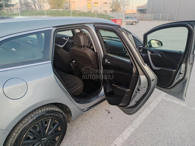 Opel Astra J 1.6 TURBO