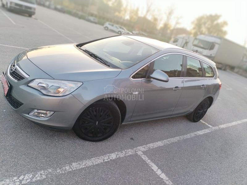Opel Astra J 1.6 TURBO