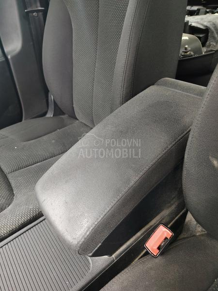 sedista i naslon za ruku