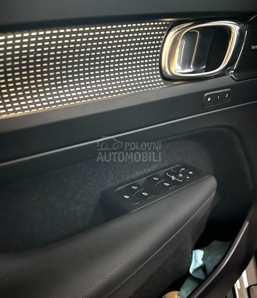 Volvo XC40 T5 AWD R Design