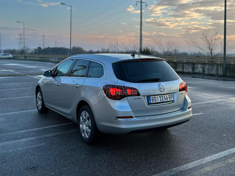 Opel Astra J 1.6 Cosmo