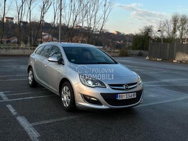Opel Astra J 1.6 Cosmo