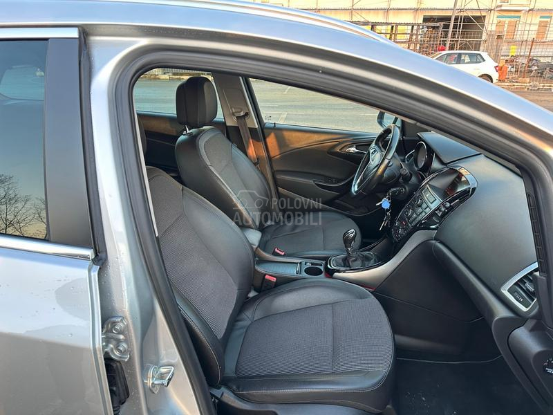 Opel Astra J 1.6 Cosmo