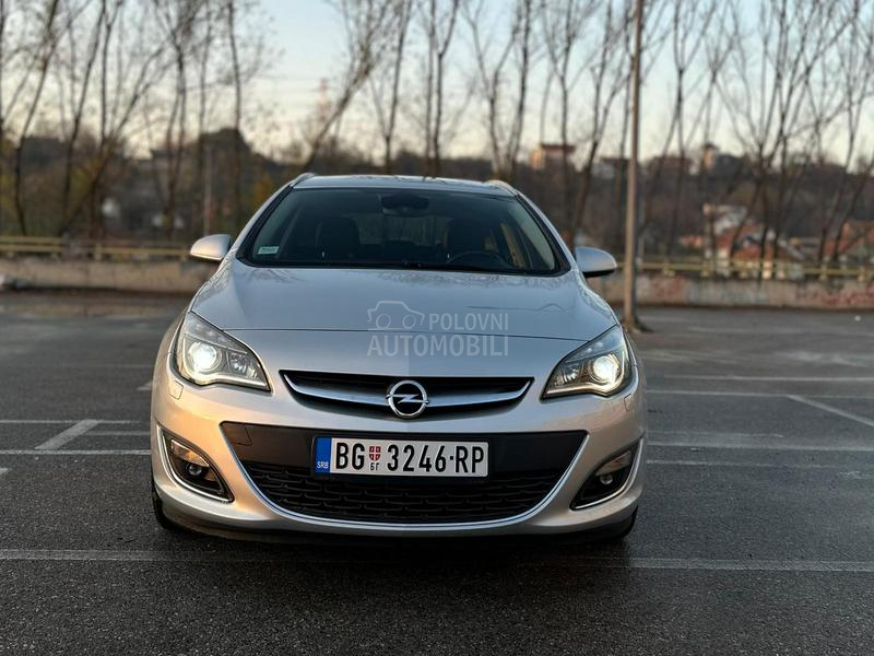 Opel Astra J 1.6 Cosmo
