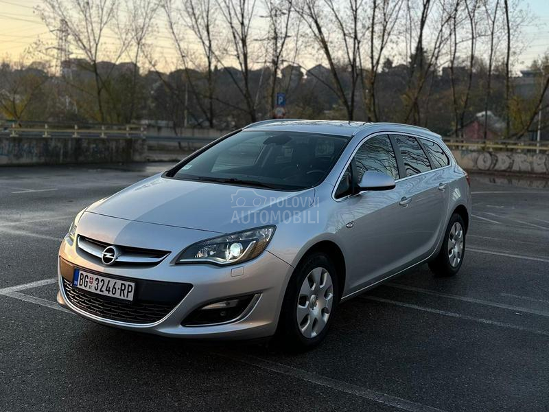 Opel Astra J 1.6 Cosmo