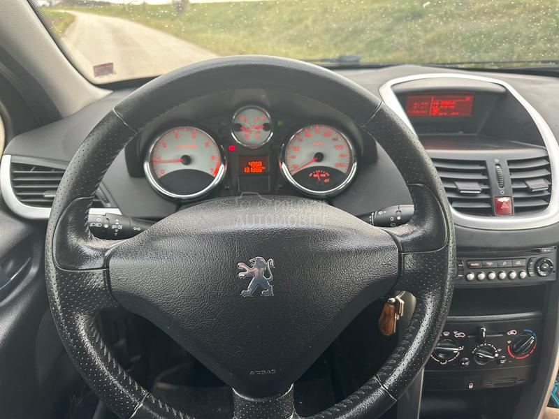 Peugeot 207 1.4