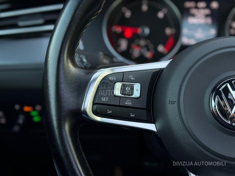 Volkswagen Passat B8 3xR-Line/Pano/Kamera