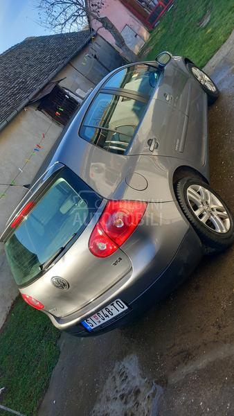 Volkswagen Golf 5 1900