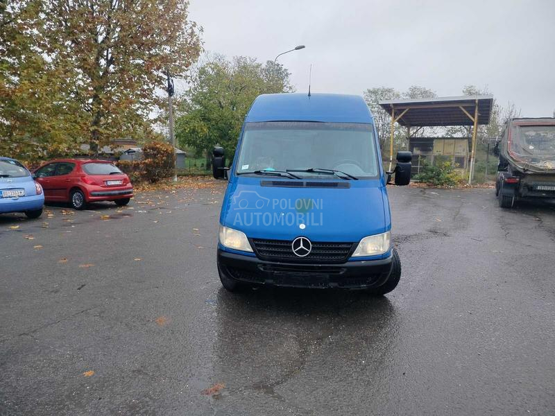 Mercedes Benz Sprinter 211