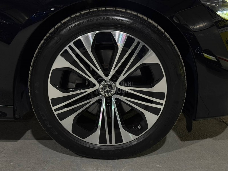 Mercedes Benz E 220 D/AVANTGARDE/DIGITAL